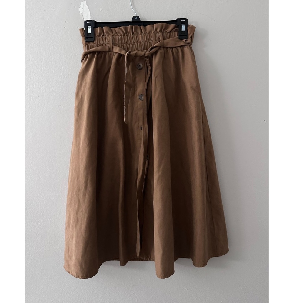 Elegant Tan Button-Front Midi Skirt